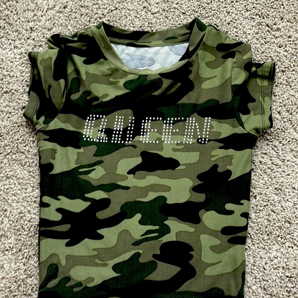 The two are StreetWear Society crop tops. They are both small. - Picture 4 of 5